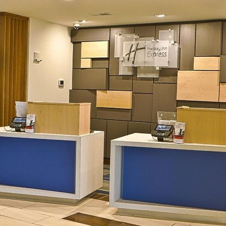 Holiday Inn Express Mccomb By Ihg Extérieur photo