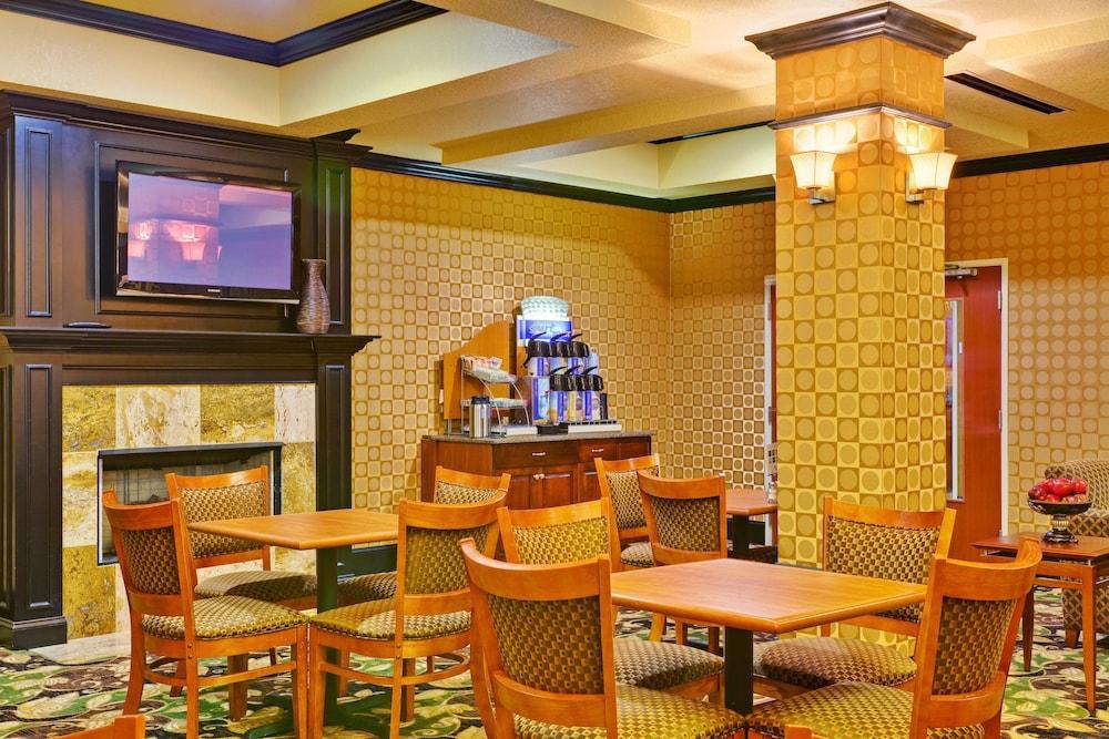 Holiday Inn Express Mccomb By Ihg Extérieur photo