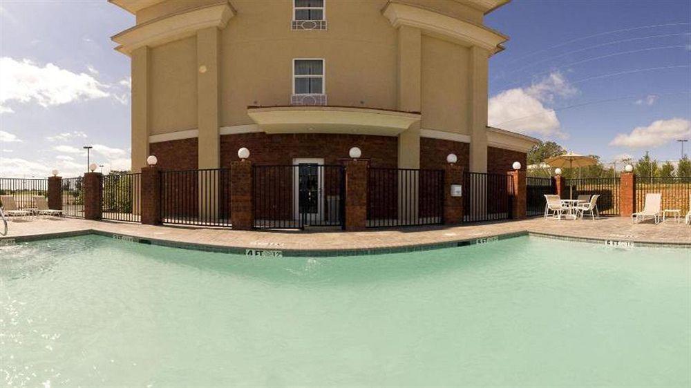 Holiday Inn Express Mccomb By Ihg Extérieur photo