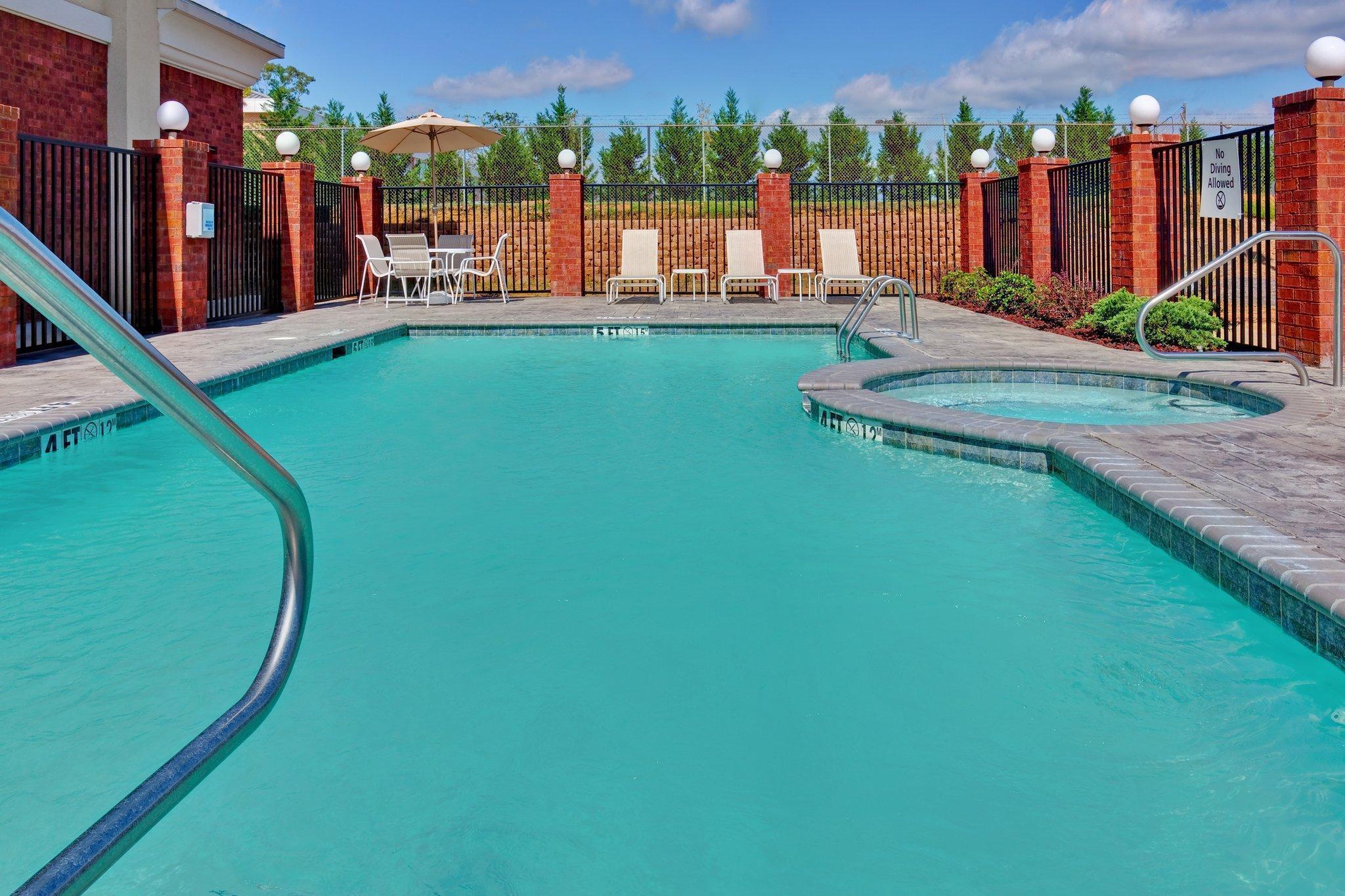 Holiday Inn Express Mccomb By Ihg Extérieur photo