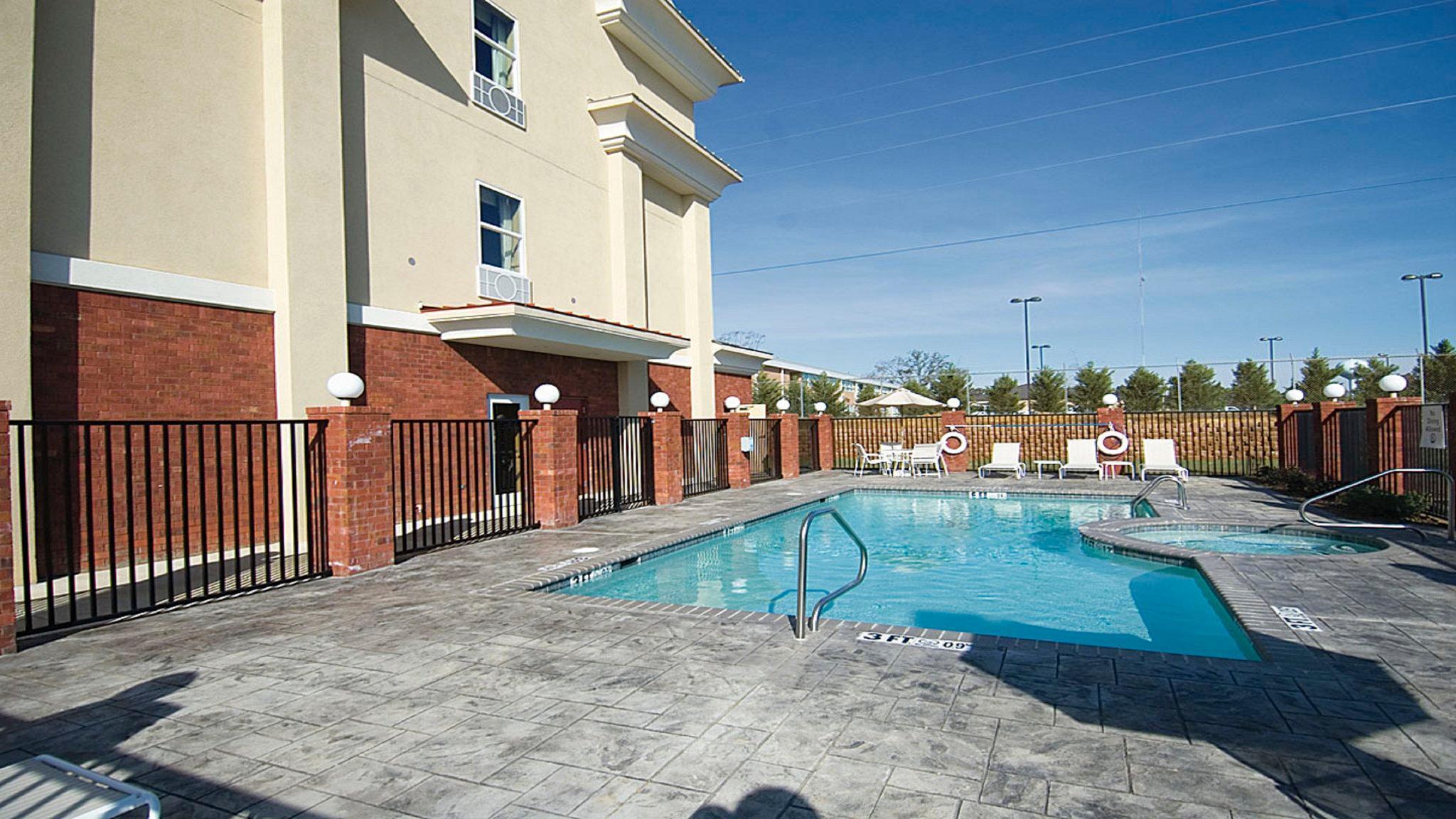 Holiday Inn Express Mccomb By Ihg Extérieur photo